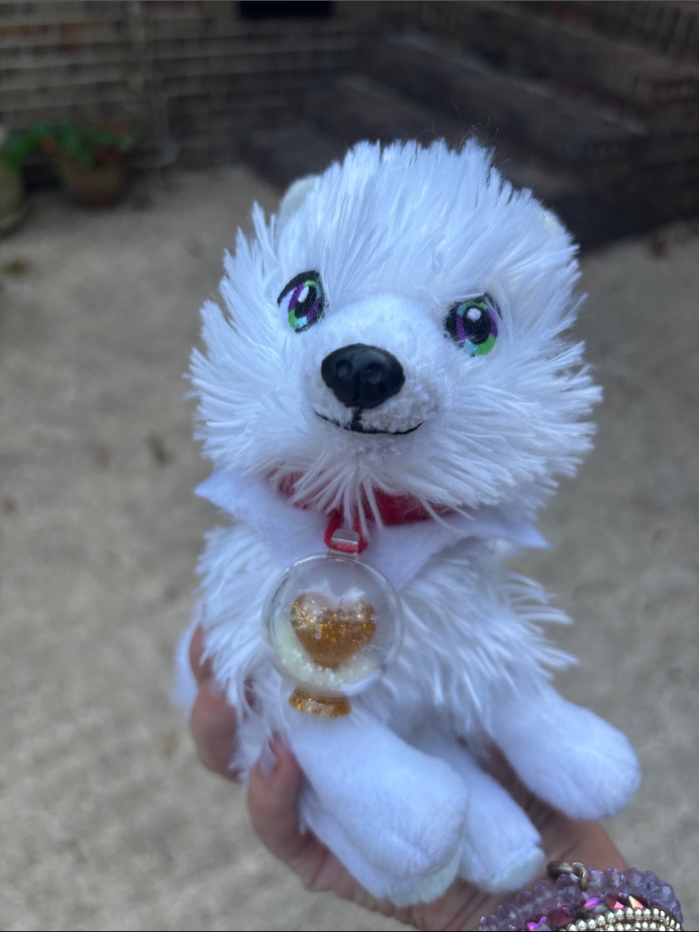Elf Pets arctic wolf good used shape has few scratches on one side of globe